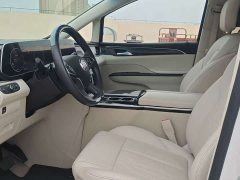 Buick GL8 Land Business Class Comfort Edition - ფოტო 5