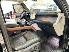 Land Rover Defender 110 P400 Dark Edition - ფოტო 10