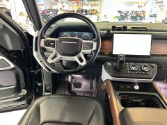 Land Rover Defender 110 P400 Dark Edition - ფოტო 13