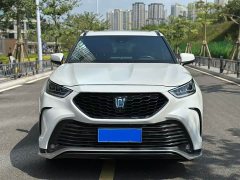 Toyota Crown Venza 2.5L HEV AWD Premium - ფოტო 2