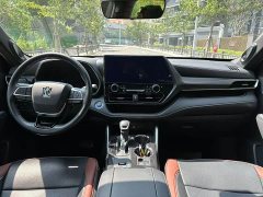 Toyota Crown Venza 2.5L HEV AWD Premium - ფოტო 6