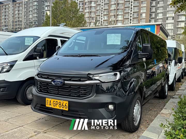 Ford Transit Custom 2.0T Petrol Automatic Business Travel Mid-wheelbase Low-roof 7/8/9-seater