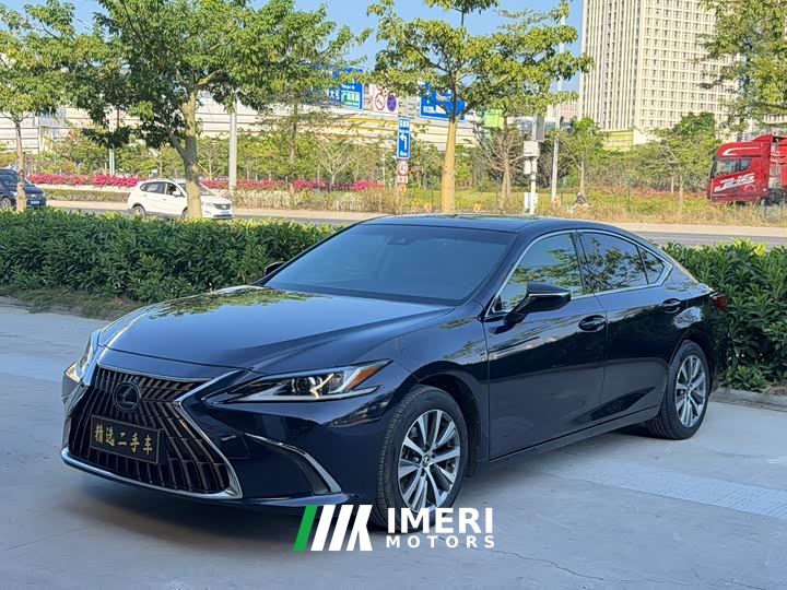 Lexus ES 200 Premium Edition