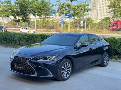 Lexus ES 200 Premium Edition - ფოტო 1