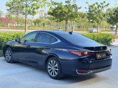 Lexus ES 200 Premium Edition - ფოტო 4