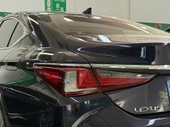 Lexus ES 200 Premium Edition - ფოტო 8