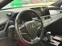 Lexus ES 200 Premium Edition - ფოტო 9