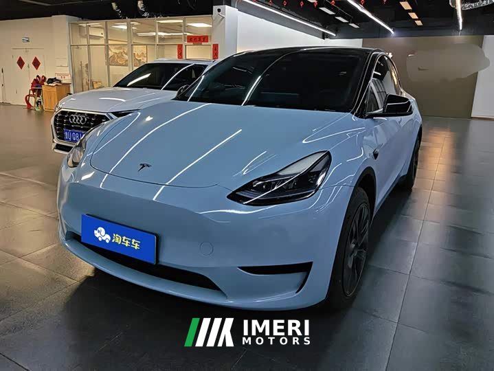 Tesla Model Y Rear-Wheel Drive