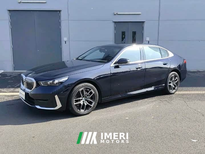 BMW 5 Series 530Li Premier Luxury Package - ავტომობილი ჩინეთიდან