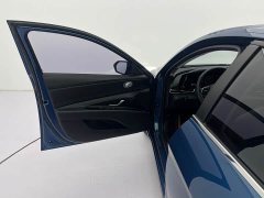 Hyundai Elantra 1.5L CVT Luxury - ფოტო 10
