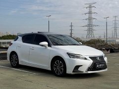 Lexus CT CT200h Comfort Edition Two-Tone Paint - ფოტო 3