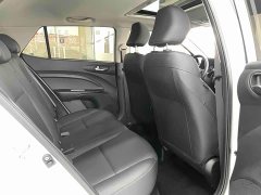 Kia Yipao 1.4L CVT Fun Sunroof Edition - фото 9