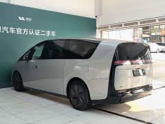 Li Auto Li Xiang MEGA Ultra - ფოტო 16