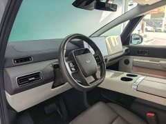 Li Auto Li Xiang MEGA Ultra - ფოტო 6