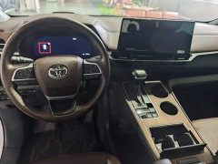 Toyota Gravia 2.5L Hybrid Prestige Plus AWD - ფოტო 13