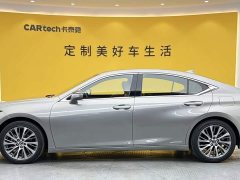 Lexus ES 300h Premium Edition - ფოტო 7