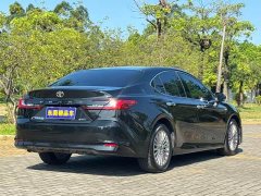 Toyota Camry Hybrid 2.0L HGVP Luxury - ფოტო 14
