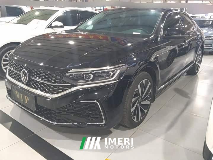 Volkswagen Passat 330TSI Starry Sky Luxury Edition