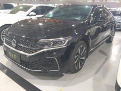Volkswagen Passat 330TSI Starry Sky Luxury Edition - ფოტო 1