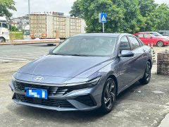 Hyundai Elantra 1.5L CVT Luxury - photo 1