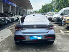 Hyundai Elantra 1.5L CVT Luxury - photo 8