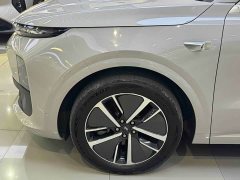 Li Auto L6 Pro - ფოტო 4