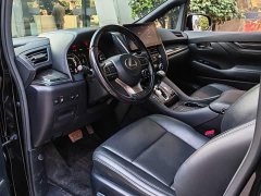 Lexus LM 300h Four-Seat Royal Edition - фото 4