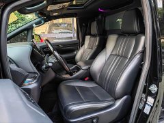 Lexus LM 300h Four-Seat Royal Edition - фото 5