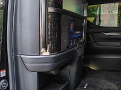 Lexus LM 300h Four-Seat Royal Edition - фото 6