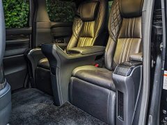 Lexus LM 300h Four-Seat Royal Edition - фото 7