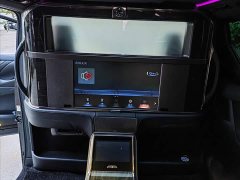 Lexus LM 300h Four-Seat Royal Edition - фото 9