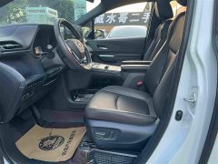 Toyota Gravia 2.5L Hybrid Prestige Plus AWD - photo 11