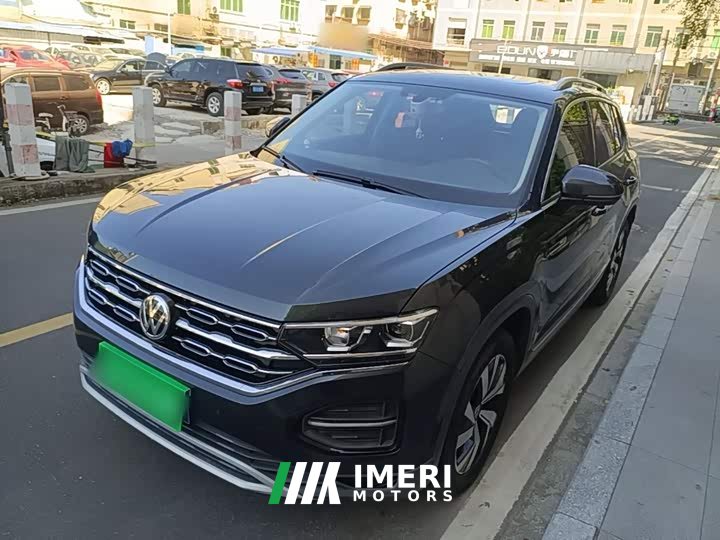 Volkswagen Taos 330TSI FWD Luxury Smart Connected Edition