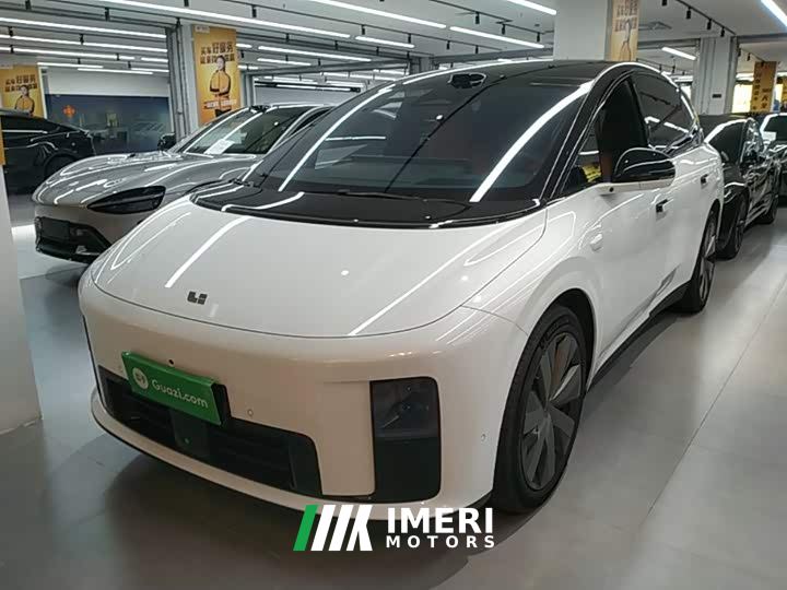 Li Auto i8 Standard Edition