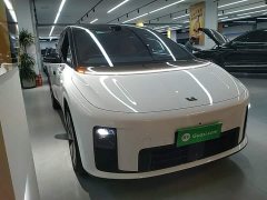 Li Auto i8 Standard Edition - ფოტო 3