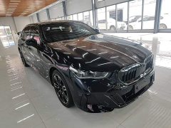 BMW 5 Series 530Li Premier M Sport Package - ფოტო 3