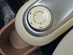 Wuling Hongguang MINIEV Fourth Generation Four-Door Advanced Edition - ფოტო 13