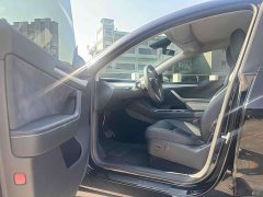 Tesla Model Y Rear-Wheel Drive - ფოტო 11