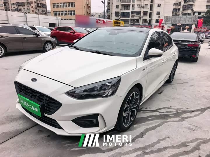 Ford Focus Sedan EcoBoost 180 Automatic ST Line - ავტომობილი ჩინეთიდან