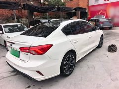 Ford Focus Sedan EcoBoost 180 Automatic ST Line - ფოტო 6