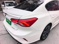 Ford Focus Sedan EcoBoost 180 Automatic ST Line - ფოტო 7