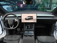 Tesla Model Y L Long Range All-Wheel Drive - фото 9