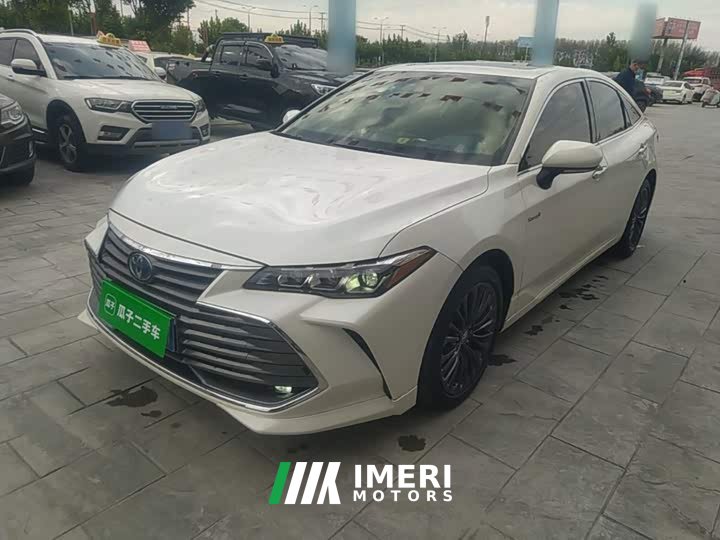 Toyota Avalon Hybrid 2.5L Luxury National VI