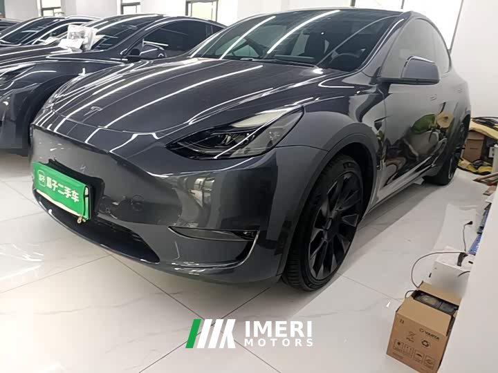 Tesla Model Y Long Range All-Wheel Drive