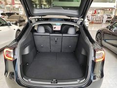 Tesla Model Y Rear-Wheel Drive - photo 18