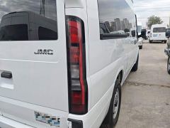 JMC 2.0T Manual Mid-wheelbase Mid-roof Commercial Multi-purpose Passenger Vehicle 7-seater - ფოტო 7