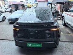 Tesla Model Y Rear-Wheel Drive - ფოტო 5
