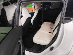 Tesla Model Y Performance All-Wheel Drive - ფოტო 16