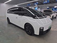 Li Auto Li Xiang MEGA Ultra - ფოტო 3