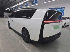 Li Auto Li Xiang MEGA Ultra - ფოტო 4